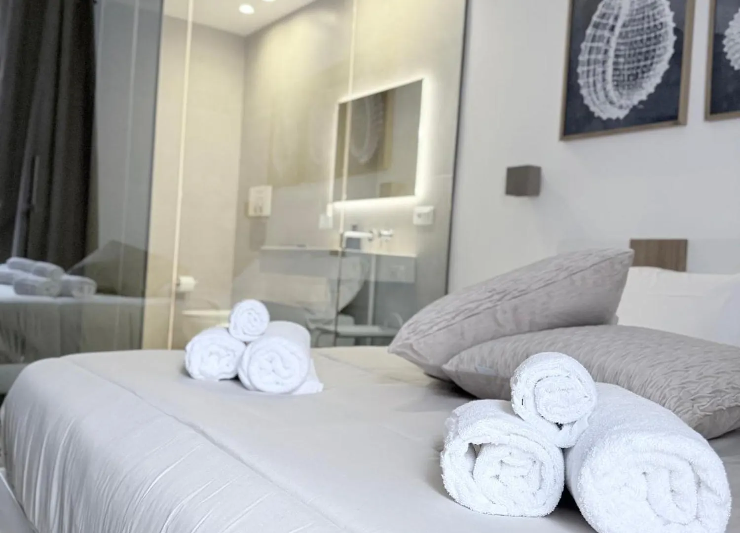Santa Rosalia Suites Palermo 0*,  Italy